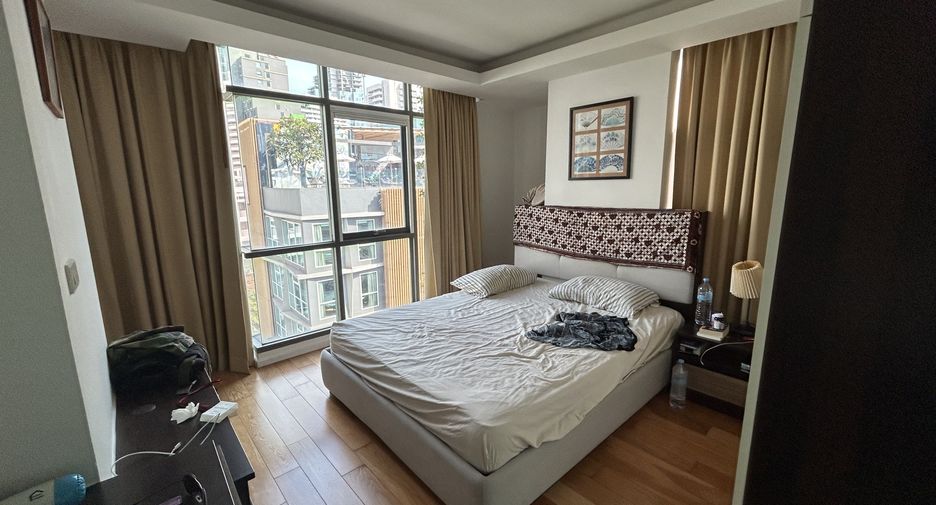 For sale 2 bedrooms condo in Khlong Toei, Bangkok