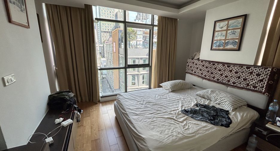 For sale 2 bedrooms condo in Khlong Toei, Bangkok