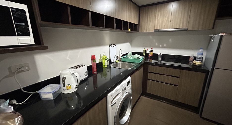 For sale 2 bedrooms condo in Khlong Toei, Bangkok