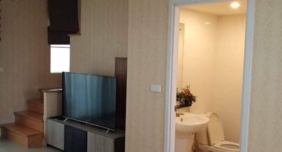 For rent 3 bedrooms townhouse in Pak Kret, Nonthaburi