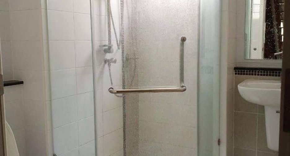 For rent 3 bedrooms townhouse in Pak Kret, Nonthaburi