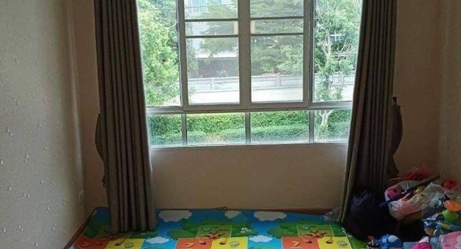 For rent 3 bedrooms townhouse in Pak Kret, Nonthaburi