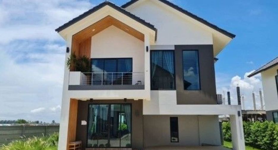 For sale 4 bedrooms house in Mueang Nakhon Sawan, Nakhon Sawan