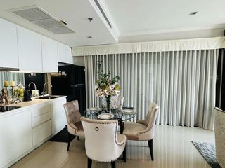 Condo en venta de 2 habitaciones en Yan Nawa, Bangkok