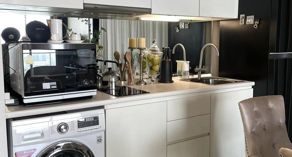 For sale 2 bedrooms condo in Yan Nawa, Bangkok