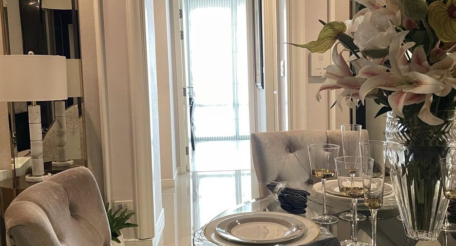 For sale 2 bedrooms condo in Yan Nawa, Bangkok