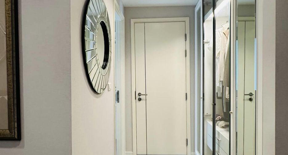 For sale 2 bedrooms condo in Yan Nawa, Bangkok