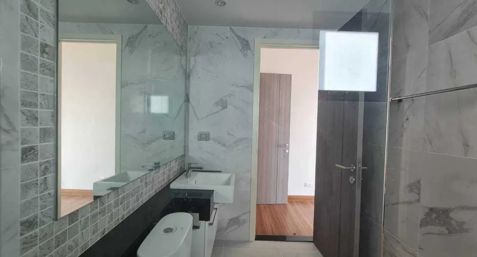 Wohnung zum Kauf mit 2 Zimmer in Khlong San, Bangkok