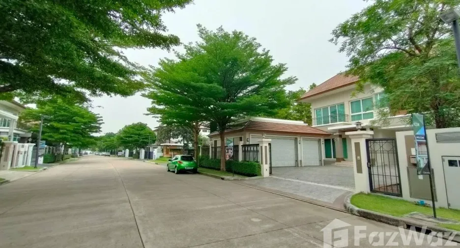 For sale 4 bedrooms house in Thawi Watthana, Bangkok