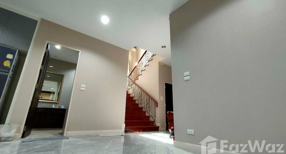For sale 4 bedrooms house in Thawi Watthana, Bangkok