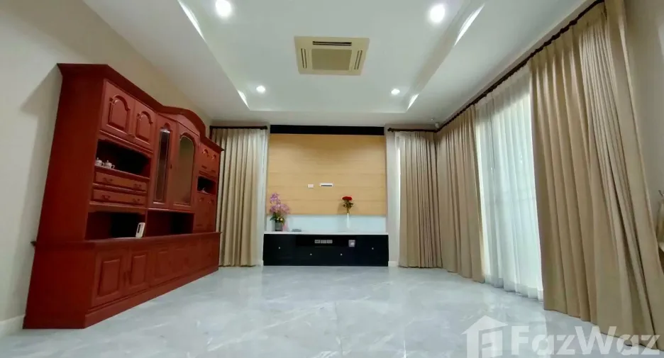 Haus zum Kauf mit 4 Zimmer in Thawi Watthana, Bangkok