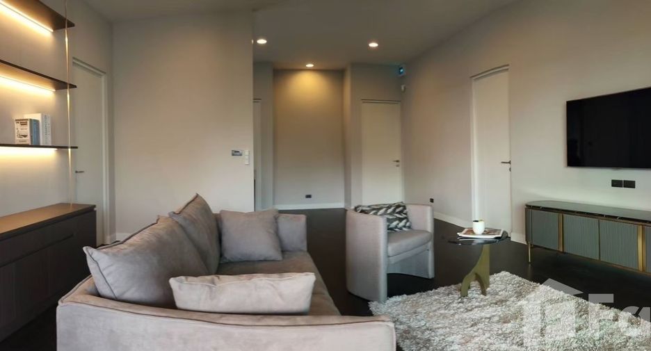 For sale 5 bedrooms house in Bang Kapi, Bangkok