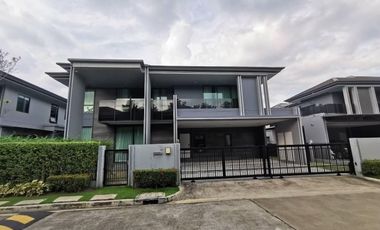 For sale 5 bedrooms house in Bang Kapi, Bangkok