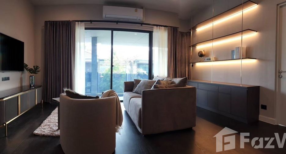 For sale 5 bedrooms house in Bang Kapi, Bangkok