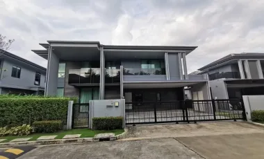 For sale 5 bedrooms house in Bang Kapi, Bangkok