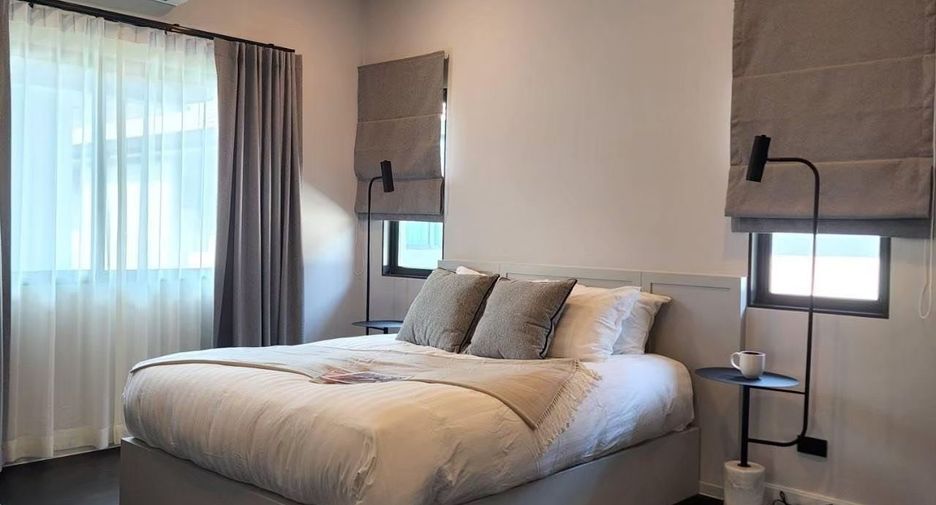 For sale 5 bedrooms house in Bang Kapi, Bangkok