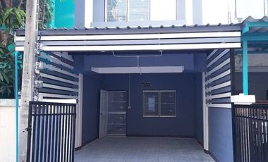 For sale 3 bedrooms townhouse in Sam Khok, Pathum Thani