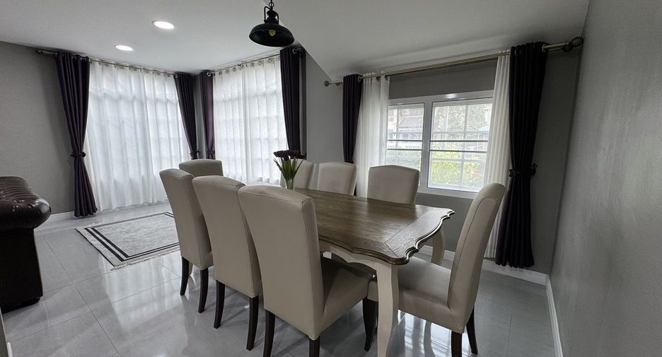 For sale 5 bedrooms house in Mueang Chon Buri, Chonburi