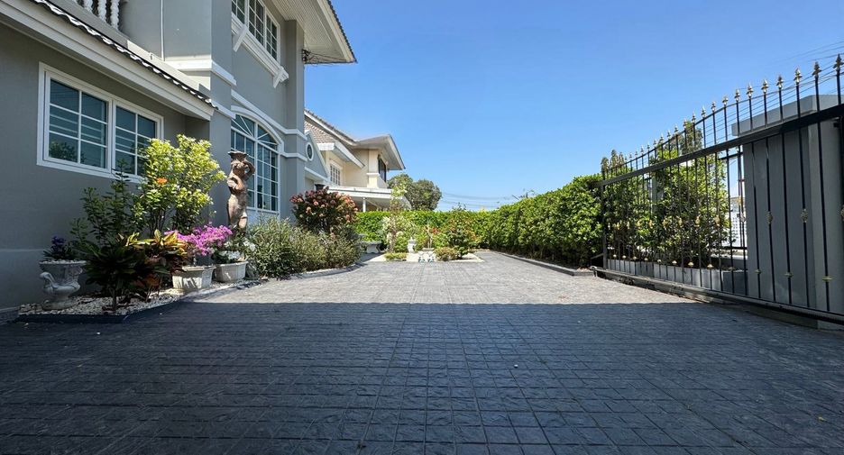 For sale 5 bedrooms house in Mueang Chon Buri, Chonburi