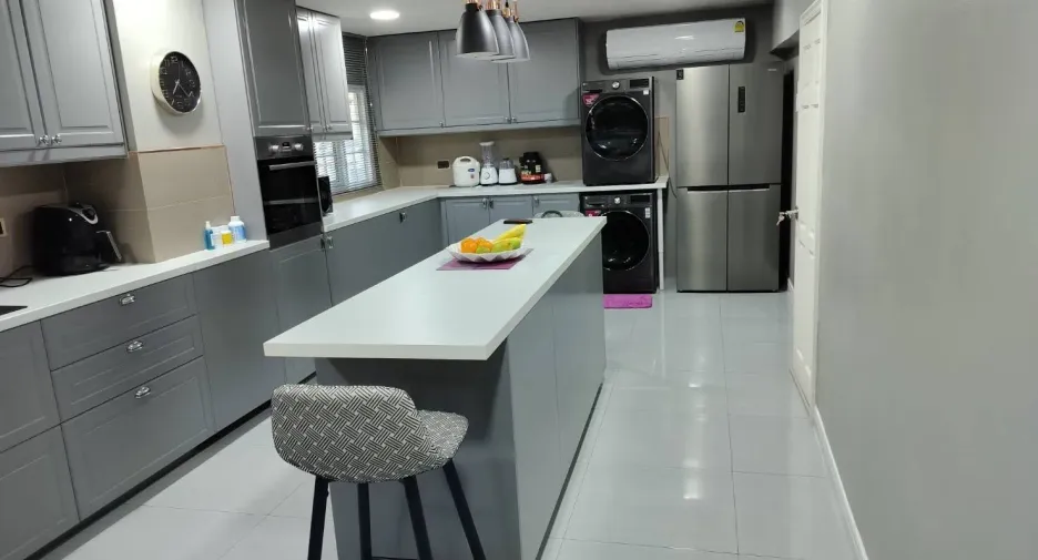 For sale 5 bedrooms house in Mueang Chon Buri, Chonburi