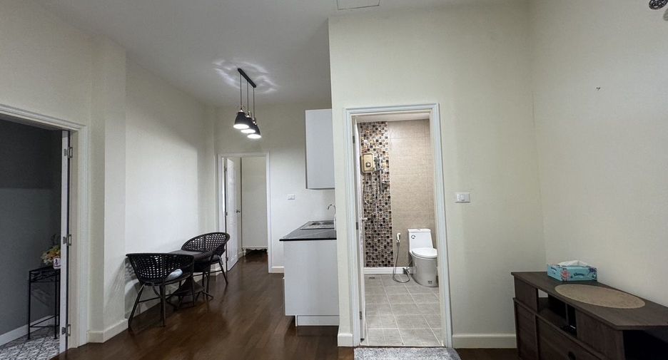 For sale 5 bedrooms house in Mueang Chon Buri, Chonburi