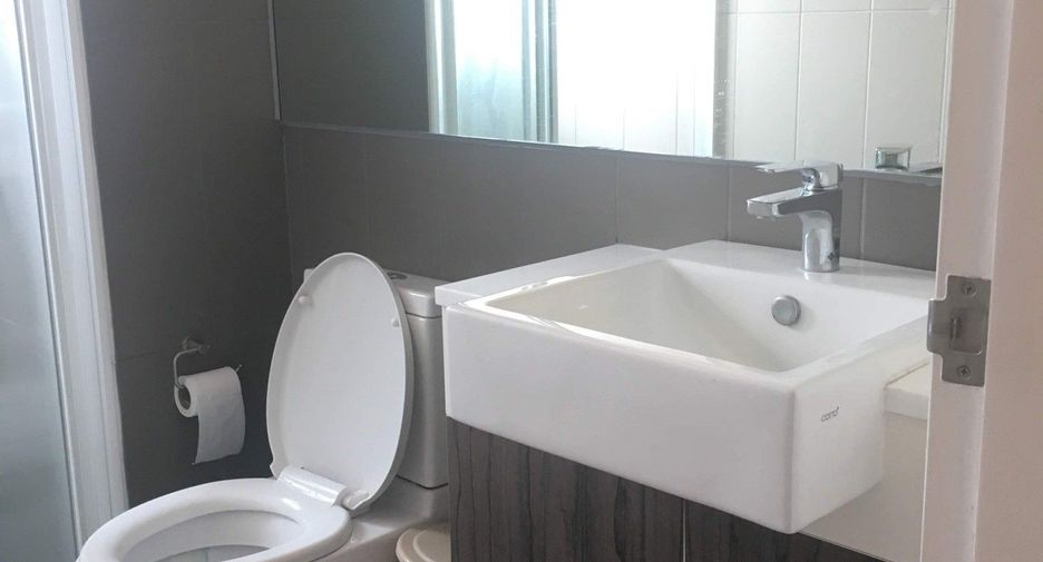 For sale 2 bedrooms condo in Huai Khwang, Bangkok