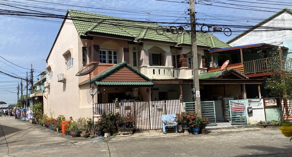 For sale 2 bedrooms townhouse in Bang Bua Thong, Nonthaburi