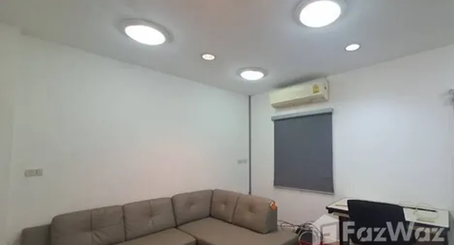 出租 4 卧室 独立屋 在 Khlong Luang, Pathum Thani