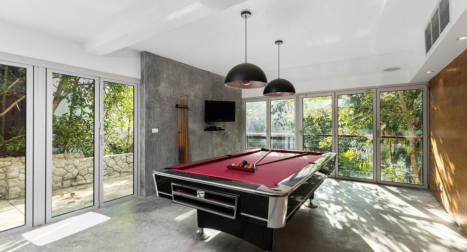 For sale 5 bedrooms villa in Thalang, Phuket