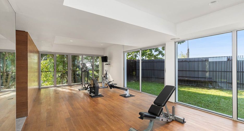 For sale 5 bedrooms villa in Thalang, Phuket