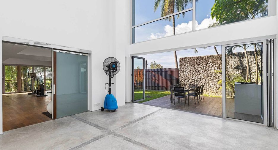 For sale 5 bedrooms villa in Thalang, Phuket