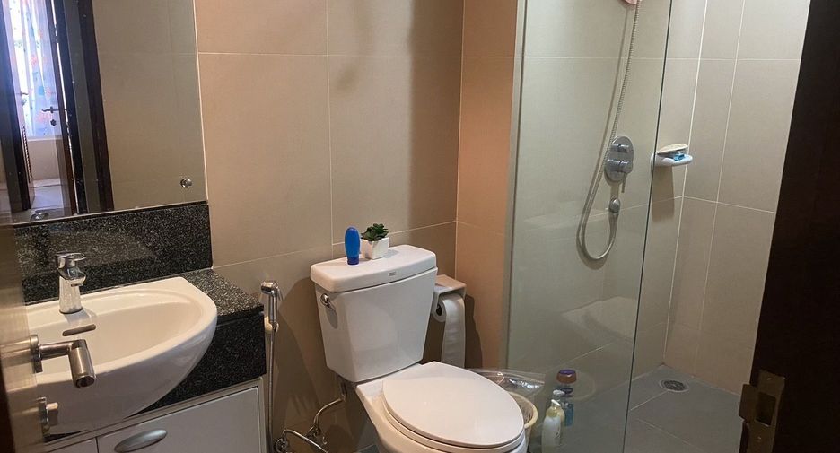 For sale 2 bedrooms condo in Watthana, Bangkok