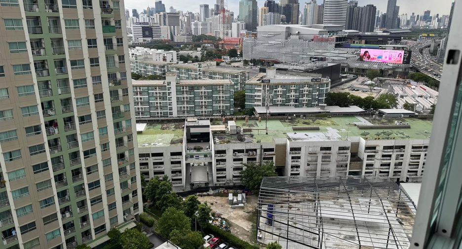 For sale 1 bed condo in Huai Khwang, Bangkok