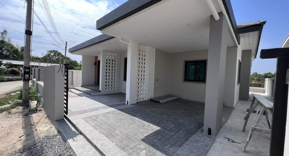 For sale 3 bedrooms house in Mueang Chanthaburi, Chanthaburi