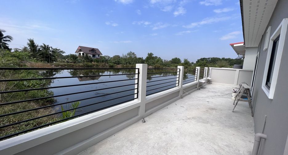 For sale 3 bedrooms house in Mueang Chanthaburi, Chanthaburi