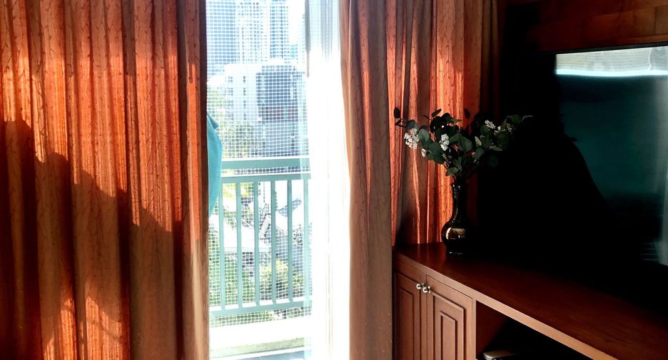 For sale and for rent 2 bedrooms condo in Watthana, Bangkok