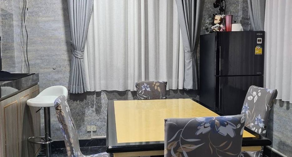 For sale 5 bedrooms house in Mueang Nonthaburi, Nonthaburi