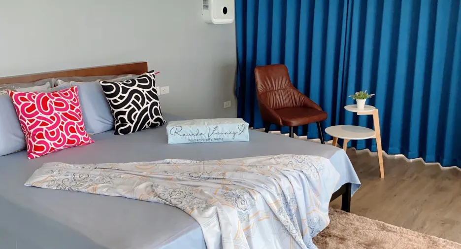 For sale 2 bedrooms condo in Huai Khwang, Bangkok