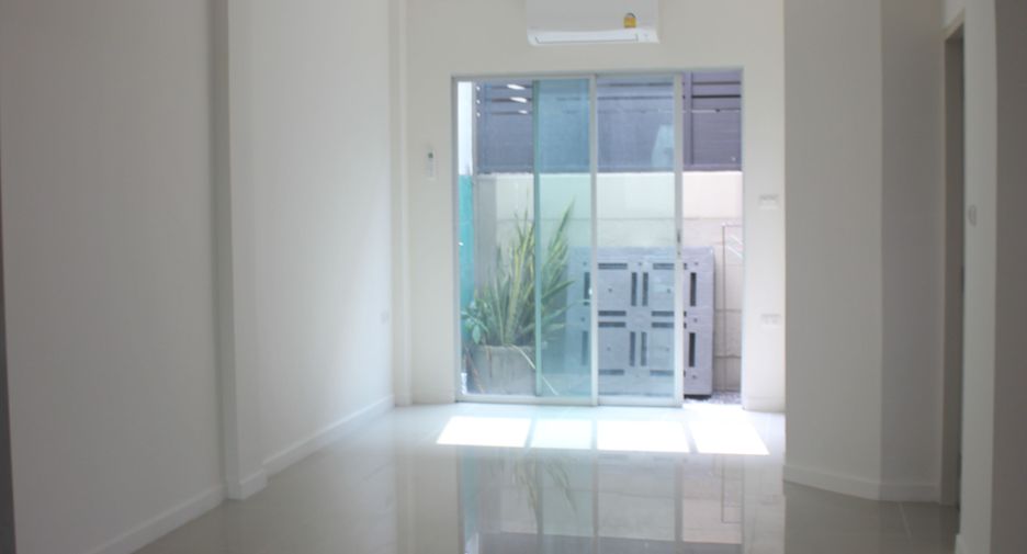 À vendre 2 chambres maison de ville à Bang Kruai, Nonthaburi