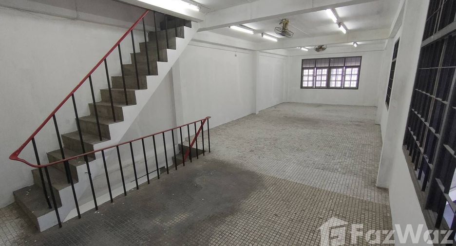 Продажа 3 спальни таунхаус в Nong Khae, Saraburi