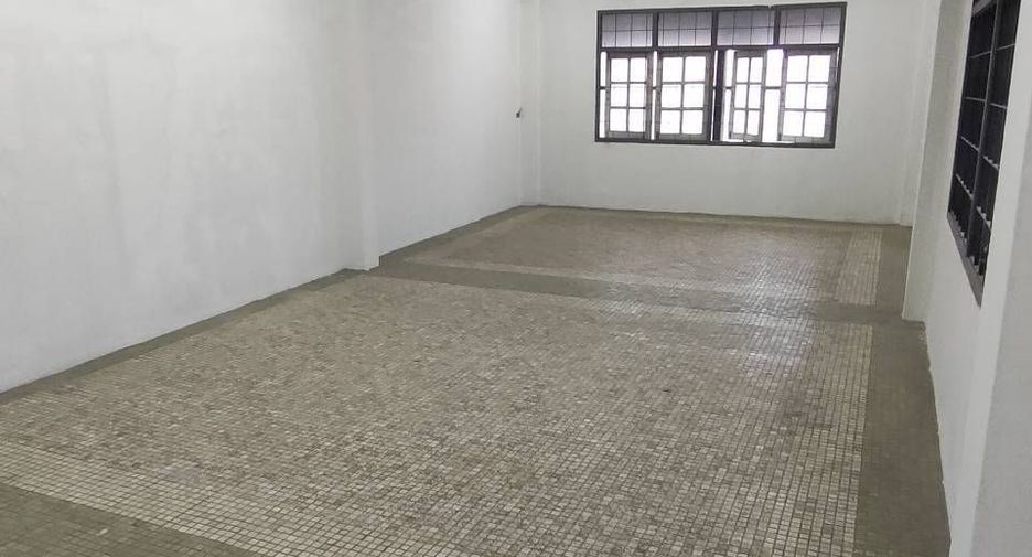 Продажа 3 спальни таунхаус в Nong Khae, Saraburi