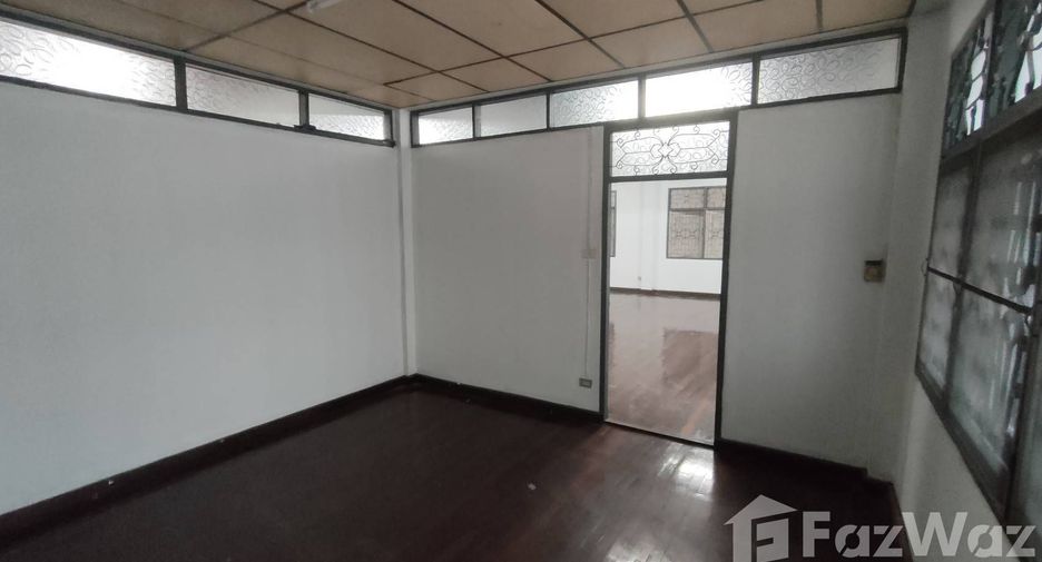 Продажа 3 спальни таунхаус в Nong Khae, Saraburi
