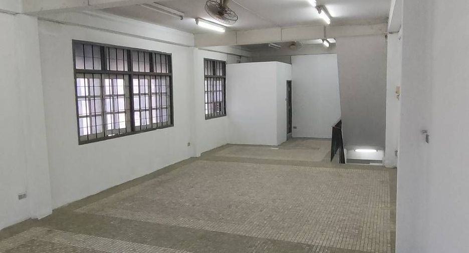 Продажа 3 спальни таунхаус в Nong Khae, Saraburi