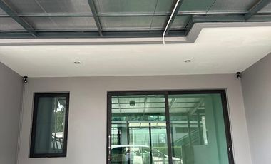 Casa en alquiler de 3 habitaciones en Pak Kret, Nonthaburi
