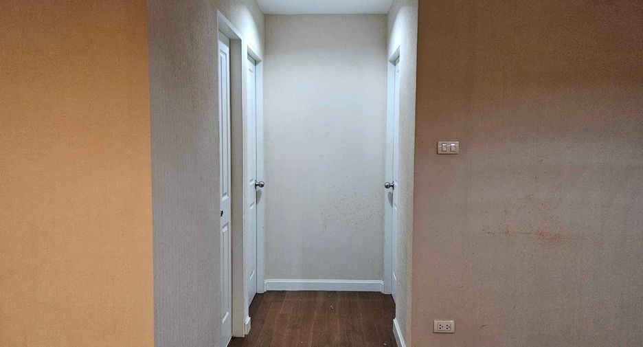 Wohnung zum Kauf mit 2 Zimmer in Huai Khwang, Bangkok
