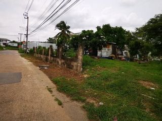 Grundstück zum Kauf in Bang Khun Thian, Bangkok