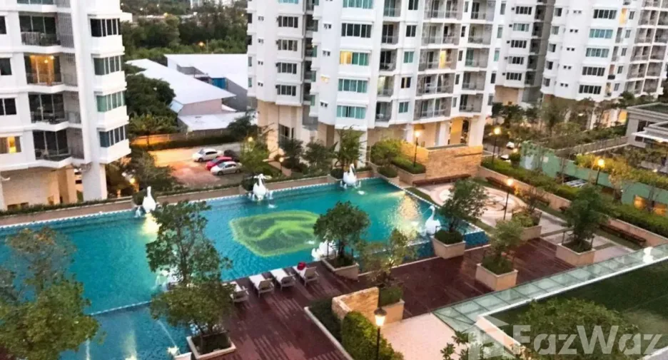 For sale 2 bedrooms condo in Huai Khwang, Bangkok