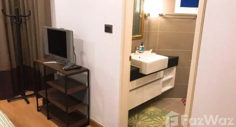 For sale 2 bedrooms condo in Huai Khwang, Bangkok