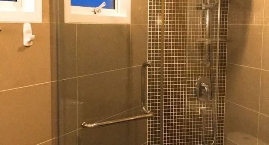 For sale 2 bedrooms condo in Huai Khwang, Bangkok