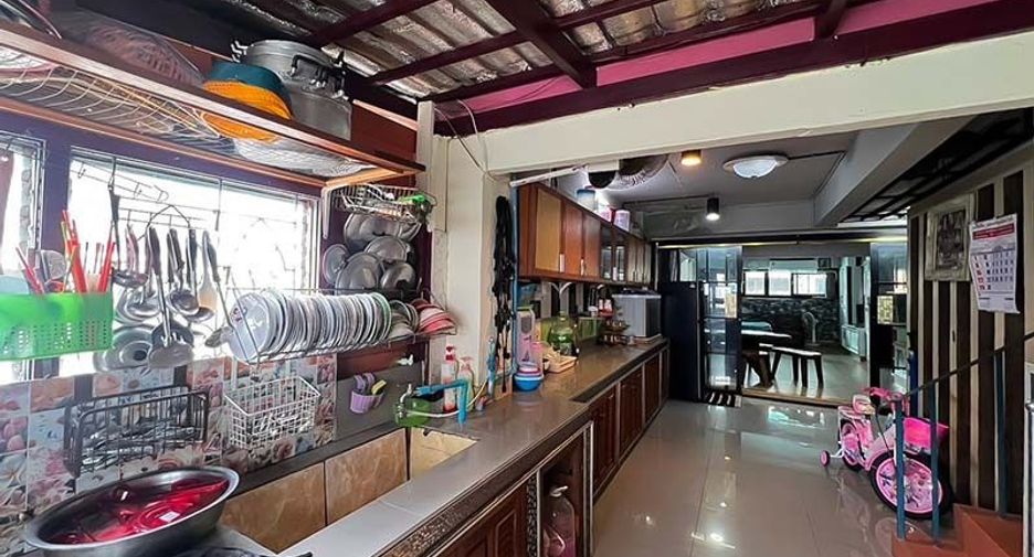 À vendre 9 chambres local commercial à Bang Bua Thong, Nonthaburi